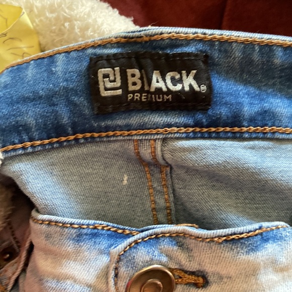 CJ Black premium men’s jean shorts. - Picture 2 of 3